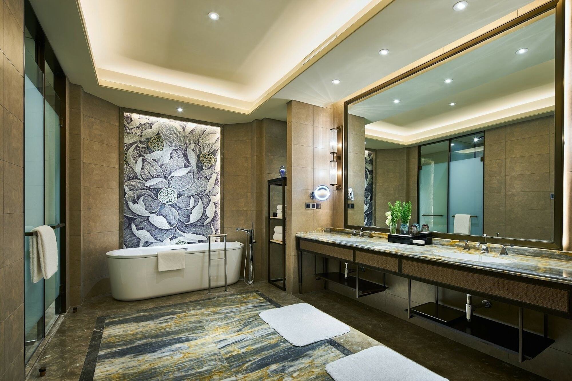 Wanda Realm Qingdao Movie Metropolis Hotel Exterior photo