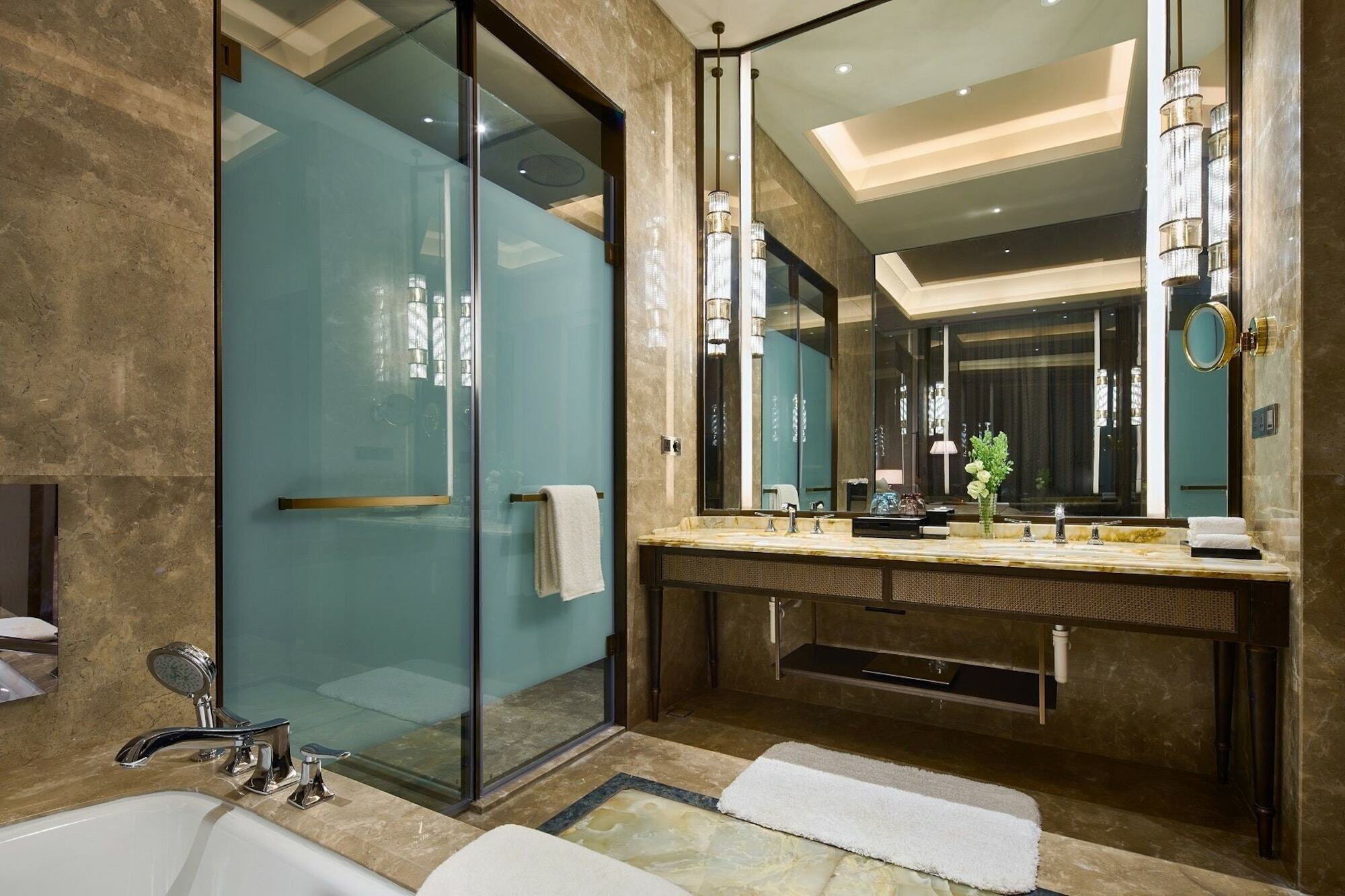 Wanda Realm Qingdao Movie Metropolis Hotel Exterior photo